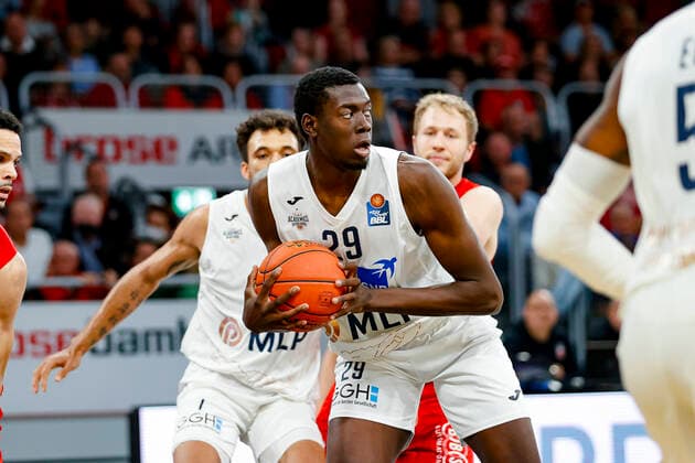 Osasumwen Osaghae (MLP Academics Heidelberg, 29) Brose Bamberg - MLP Academics Heidelberg - easyCredit-BBL - Basketball Bundesliga Saison 2021 22 Spieltag 4, 17.10.2021 Bamberg, Brose Arena Copyright: DanielxLöb