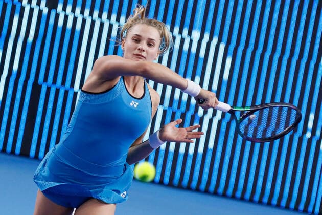 VTB Kremlin Cup 2021 International Tennis Tournament Dayana Yastremska of Ukraine returns the ball to Anna Kalinskaya of Russia during the women s singles Round of 32 tennis match of the WTA, Tennis Damen 500 VTB Kremlin Cup 2021 International Tennis Tournament at the Irina Viner-Usmanova Gymnastics Palace on October 18, 2021 in Moscow, Russia. Moscow Russia kireev-notitle211018_npHVV  Copyright: xMikexKireevx