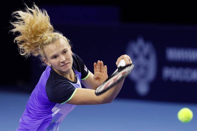 VTB Kremlin Cup 2021 International Tennis Tournament Katerina Siniakova of Czech Republic returns the ball to Anett Kontaveit of Estonia during the women s singles Round of 32 tennis match of the WTA, Tennis Damen 500 VTB Kremlin Cup 2021 International Tennis Tournament at the Luzhniki Palace of Sports on October 19, 2021 in Moscow, Russia. Moscow Russia  Copyright: xMikexKireevx kireev-notitle211019_npyBJ
