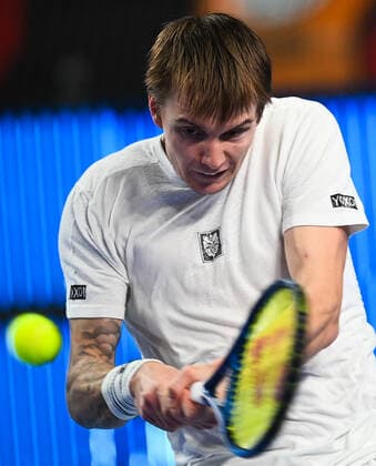 6675400 19.10.2021 Kazakhstan s Alexander Bublik returns a shot during the men s singles first round tennis match against Ukraine s Illya Marchenko at the Kremlin Cup, in Moscow, Russia. Vladimir Astapkovich Sputnik Russia Tennis Kremlin Cup  27966cd5c59cb9d6