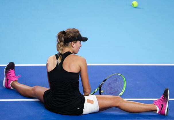 MOSCOW, RUSSIA - OCTOBER 19, 2021: Russia s Oksana Selekhmeteva in action in her singles Round of 32 tennis match against Russia s Veronika Kudermetova at the VTB Kremlin Cup 2021 at the Luzhniki Palace of Sports. Mikhail Tereshchenko TASS  TS114CFB