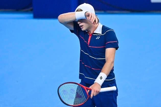 Belgian Zizou Bergs looks dejected during a match between Belgian Bergs and South-African Harris, in the first round of the European Open Tennis ATP, Tennis Herren tournament, in Antwerp, Tuesday 19 October 2021. LAURIExDIEFFEMBACQ  x3117757x