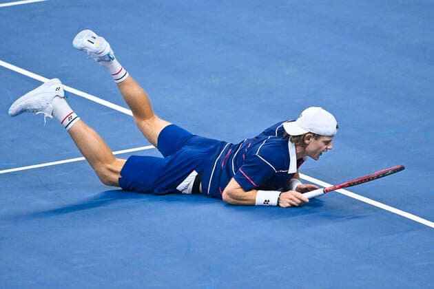 Belgian Zizou Bergs falls during a match between Belgian Bergs and South-African Harris, in the first round of the European Open Tennis ATP, Tennis Herren tournament, in Antwerp, Tuesday 19 October 2021. LAURIExDIEFFEMBACQ  x3117782x