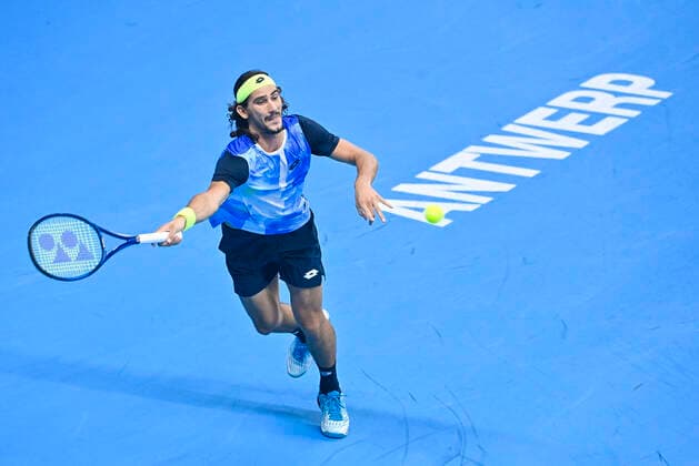 South African Lloyd Harris pictured in action during a match between Belgian Bergs and South-African Harris, in the first round of the European Open Tennis ATP, Tennis Herren tournament, in Antwerp, Tuesday 19 October 2021. LAURIExDIEFFEMBACQ  x3117811x