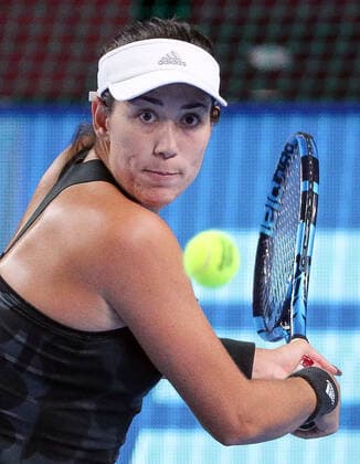 Sport Bilder des Tages MOSCOW, RUSSIA - OCTOBER 20, 2021: Spain s Garbine Muguruza returns the ball in her women s singles Round of 16 tennis match against the Czech Republic s Tereza Martincova at the VTB Kremlin Cup 2021 at the Luzhniki Sports Palace. Mikhail Tereshchenko TASS  TS114D69