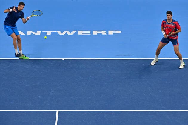 Argentina s Federico Delbonis and Spanish David Vega Hernandez pictured during a doubles men game between Belgian pair Gille-Vliegen and Argentina Delbonis and Spanish Hernandez, a 1 8 finals game at the European Open Tennis ATP, Tennis Herren tournament, in Antwerp, Wednesday 20 October 2021. DIRKxWAEM  x3118033x