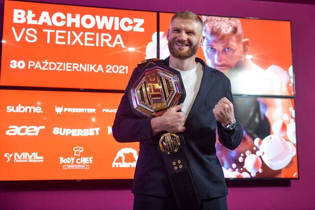 Sport Themen der Woche KW42 Sport Bilder des Tages WARSZAWA 20.10.2021 KONFERENCJA PRASOWA Z MISTRZEM SWIATA UFC JANEM BLACHOWICZEM PRZED GALA UFC 267 --- press conference, PK, Pressekonferenz WITH UFC WORLD CHAMPION JAN BLACHOWICZ BEFORE UFC 267 JAN BLACHOWICZ PAS MISTRZOWSKI FOT. JACEK PRONDZYNSKI FOTOPYK NEWSPIX.PL --- Newspix.pl POLAND OUT!  211020JAC004
