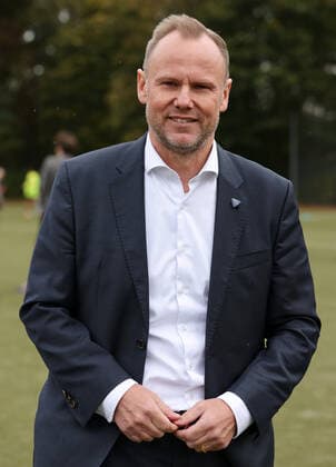 UEFA EURO, EM, Europameisterschaft,Fussball 2024 Philipp Lahm, Celia Sasic, Andy Grote besuchen die Eliteschule des Fussballs in Hamburg Heidberg Andy Grote (Senator fuer Inneres und