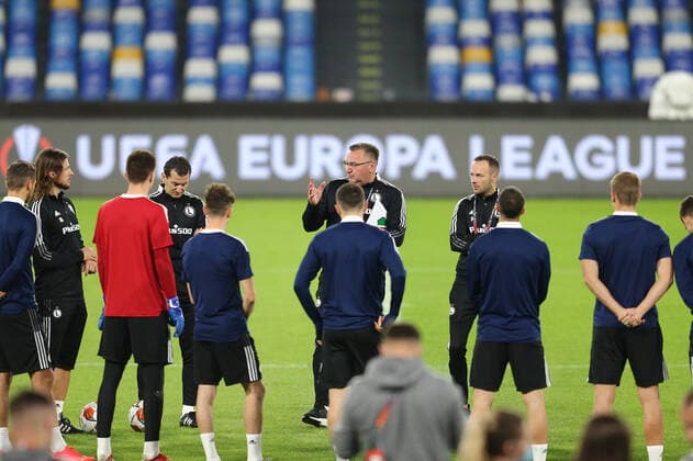 Football, EL, Legia Warsaw training Legia Varsavia s Polish coach Czeslaw Michniewicz gesticulate during Legia VarsaviaÕs training the day before the europa league match SSC Napoli - Legia Warsaw, at the Diego Armando Maradona stadium, southern Italy, on October 20, 2021. ABPH0445 Copyright: xAntonioxBalascox
