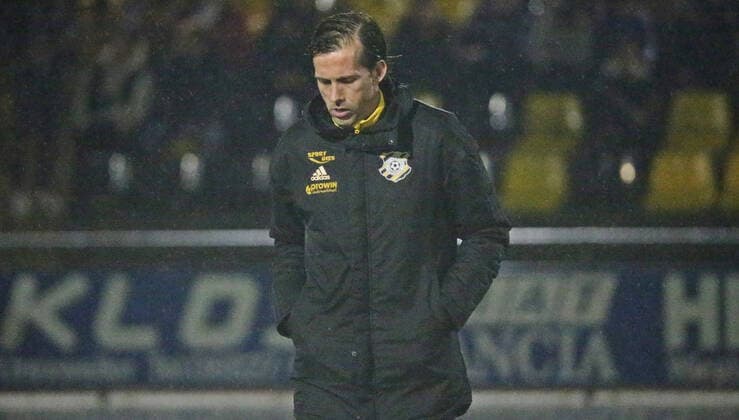 Fußball, Trainerhistorie Borussia Neunkirchen von 1920 bis heute 20.10.2021, xmohx, Fussball Saarlandpokal - 5.Runde , FC Hertha Wiesbach - Borussia Neunkirchen emspor, v.l. Trainer Michael Petry (Wiesbach) (DFL DFB REGULATIONS PROHIBIT ANY USE OF PHOTOGRAPHS as IMAGE SEQUENCES and or QUASI-VIDEO) Wiesbach
