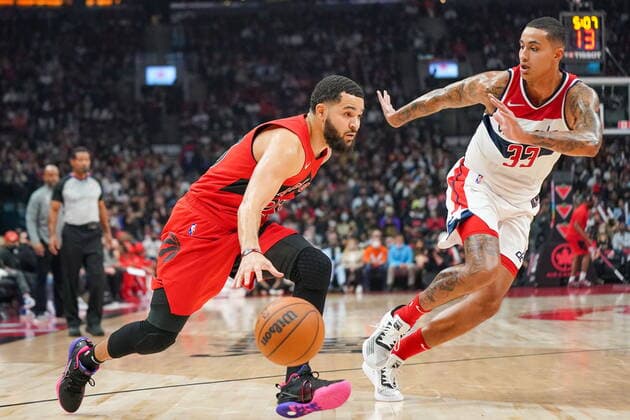 October 20, 2021, Toronto, on, Canada: Toronto Raptors guard Fred VanVleet (23) drives past Washington Wizards forward Kyle Kuzma (33) during first half NBA, Basketball Herren, USA action in Toronto Wednesday, October 20, 2021. Canada News - October 20, 2021  - ZUMAc35_ 20211020_zaf_c35_023 Copyright: xEvanxBuhlerx