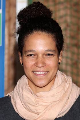DFB-Integrationsbotschafterin Celia Sasic bei einem Besuch der Eliteschule des Fußballs in Langenhorn. Hamburg, 20.10.2021