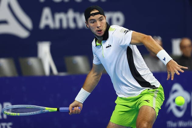 German Jan-Lennard Struff pictured in action during a singles match between German Struff and South-African Harris, in the 1 8 finals of the European Open Tennis ATP, Tennis Herren tournament, in Antwerp, Thursday 21 October 2021. DAVIDxPINTENS  x3119077x