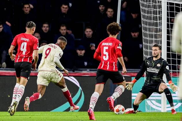EINDHOVEN - Myron Boadu of AS Monaco scores the 0-1 during the UEFA Europa League match between PSV Eindhoven and AS Monaco at Phillips Stadium on October 21, 2021 in Eindhoven, Netherlands. ANP OLAF KRAAK UEFA Europa League 2021 2022 xVIxANPxSportx xxANPxIVx