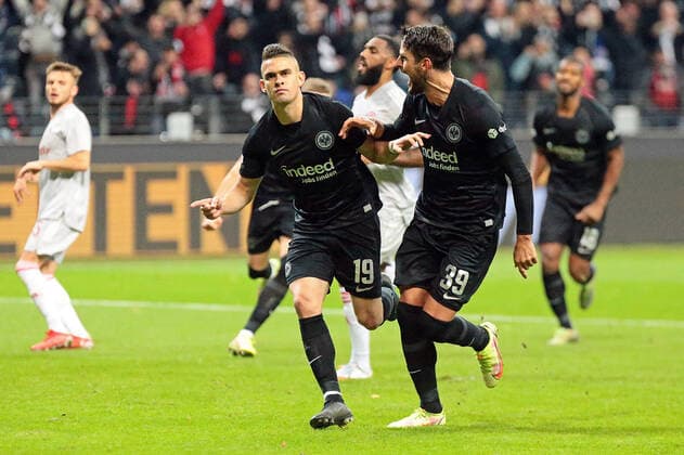21.10.2021, xovx, Fußball UEFA - Europa League, Eintracht Frankfurt - Olympiakos Piräus v.l. Jubel nach dem Tor zum 1:0 beri Rafael Borre (Eintracht Frankfurt) und Goncalo Paciencia (Eintracht Frankfurt) (DFL DFB REGULATIONS PROHIBIT ANY USE OF PHOTOGRAPHS as IMAGE SEQUENCES and or QUASI-VIDEO) emspor Frankfurt