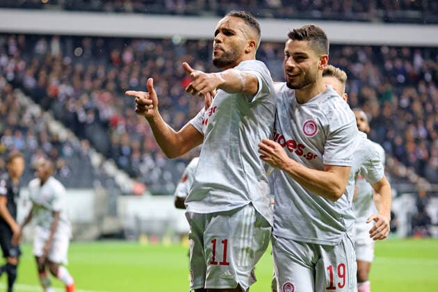 Frankfurt, Deutschland 21. Oktober 2021: Europa League - 2021 2022 - Eintracht Frankfurt vs. Olympiakos Piraeus Youssef El-Arabi (Piräus) freut sich ueber sein Tor zum 1:1. Deutsche Bank Park Hessen Copyright: xFotostandx xRacochax