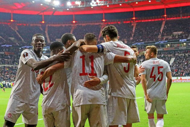 Frankfurt, Deutschland 21. Oktober 2021: Europa League - 2021 2022 - Eintracht Frankfurt vs. Olympiakos Piraeus Spieler von Olypiakos Piraeus freuen sich ueber das Tor zum 1:1. Deutsche Bank Park Hessen Copyright: xFotostandx xRacochax