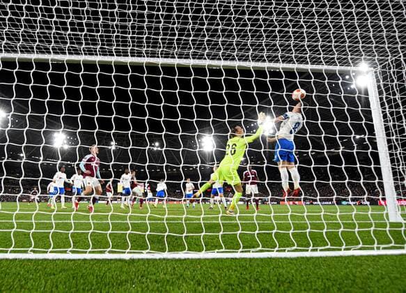 Mandatory Credit: Photo by Simon Dael Shutterstock (12547376aj) Craig Dawson of West Ham scoring the 1st goal West Ham United v Genk, UEFA Europa League, Group H, Football, The London Stadium, London, UK - 21 Oct 2021 EDITORIAL USE ONLY No use with unauthorised audio, video, data, fixture lists, club league logos or live services. Online in-match use limited to 120 images, no video emulation. No use in betting, games or single club league player publications. West Ham United v Genk, UEFA Europa League, Group H, Football, The London Stadium, London, UK - 21 Oct 2021 EDITORIAL USE ONLY No use with unauthorised audio, video, data, fixture lists, club league logos or live services. Online in-match use limited to 120 images, no video emulation. No use in betting, games or single club league player publications. Copyright: xSimonxDael Shutterstockx 12547376aj