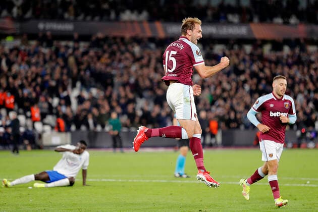 West Ham United v KRC Genk UEFA Europa League Craig Dawson of West Ham United celebrates scoring his sides 1st goal during the UEFA Europa League Group H match at the London Stadium, Stratford Content Not Available For UK Newspapers Copyright: xPaulxChestertonx FIL-16007-0015
