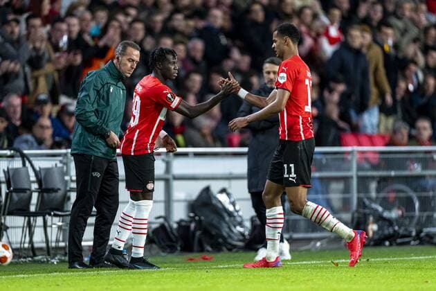 EINDHOVEN, Netherlands, 21-10-2021, football, Philips stadium, Europa League, season 2021 2022, during the match PSV - Monaco, PSV player Cody Gakpo gets injured PSV - Monaco  x13998981x Copyright: