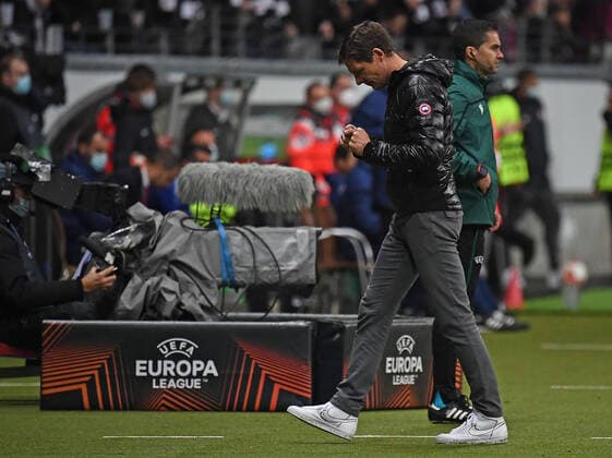 21.10.2021, xjhx, Fussball UEFA Europa League, Eintracht Frankfurt - Olympiakos Piraeus emspor, v.l. Jubel Freude über den Sieg Trainer Oliver Glasner (Eintracht Frankfurt) zautz (DFL DFB REGULATIONS PROHIBIT ANY USE OF PHOTOGRAPHS as IMAGE SEQUENCES and or QUASI-VIDEO) Frankfurt am Main