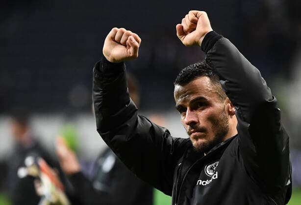 21.10.2021, xjhx, Fussball UEFA Europa League, Eintracht Frankfurt - Olympiakos Piraeus emspor, v.l. Jubel Freude über den Sieg Filip Kostic (Eintracht Frankfurt) (DFL DFB REGULATIONS PROHIBIT ANY USE OF PHOTOGRAPHS as IMAGE SEQUENCES and or QUASI-VIDEO) Frankfurt am Main