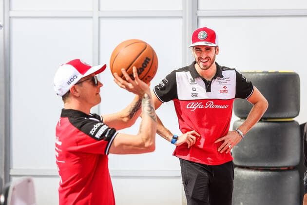 RAIKKONEN Kimi (fin), Alfa Romeo Racing ORLEN C41, GIOVINAZZI Antonio (ita), Alfa Romeo Racing ORLEN C41, portrait during the Formula 1 Aramco United States Grand Prix 2021, 17th round of the 2021 FIA Formula One World Championship, WM, Weltmeisterschaft from October 21 to 24, 2021 on the Circuit of the Americas, in Austin, Texas, United States of American - F1 - UNITED STATES GRAND PRIX 2021 DPPI Panoramic 00121035_AV6_5483