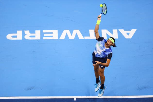 South African Lloyd Harris pictured in action during a singles match between Hungarian Fucsovics and South African Harris, in the 1 4 finals of the European Open Tennis ATP, Tennis Herren tournament, in Antwerp, Friday 22 October 2021. DAVIDxPINTENS  x3120721x
