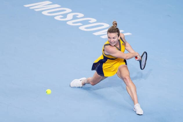 VTB Kremlin Cup 2021 International Tennis Tournament Simona Halep of Romania returns the ball to Maria Sakkari of Greece during the women s singles quarterfinal tennis match of the WTA, Tennis Damen 500 VTB Kremlin Cup 2021 International Tennis Tournament at the Irina Viner-Usmanova Gymnastics Palace on October 22, 2021 in Moscow, Russia. Moscow Russia  Copyright: xMikexKireevx kireev-notitle211022_npcCh