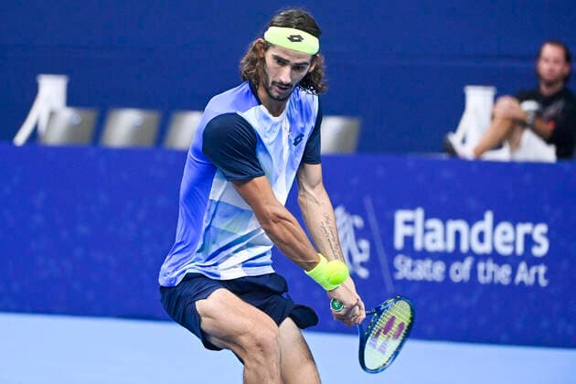 South African Lloyd Harris pictured in action during a singles match between Hungarian Fucsovics and South African Harris, in the 1 4 finals of the European Open Tennis ATP, Tennis Herren tournament, in Antwerp, Friday 22 October 2021. LAURIExDIEFFEMBACQ  x3120764x