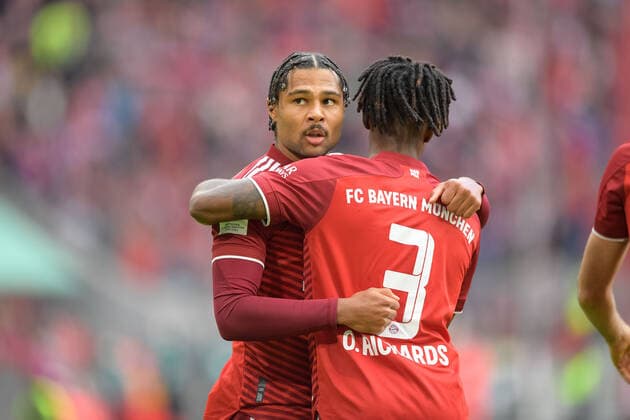 Sport Themen der Woche KW42 Sport Bilder des Tages Fußball, 1. Bundesliga, 20211023, FC Bayern München - TSG Hoffenheim. Im Bild Serge GNABRY (FC Bayern München, 7) und Omar RICHARDS (FC Bayern München, 3) Torjubel bejubelt Tor aberkanntes 1:0. München Allianz Arena Bayern Deutschland *** Football, 1 Bundesliga, 20211023, FC Bayern München TSG Hoffenheim In the picture Serge GNABRY FC Bayern München, 7 and Omar RICHARDS FC Bayern München, 3 goal celebrations goal disallowed 1 0 Munich Allianz Arena Bayern Germany Copyright: Passion2Press MarkusxFischerx