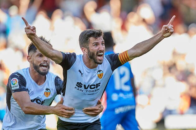 Sport Themen der Woche KW42 Sport Bilder des Tages Valencia CF v RCD Mallorca - La Liga Santander Jose Gaya of Valencia celebrates after scoring his sides first goal during the La Liga Santander match between Valencia CF and RCD Mallorca at Estadio Mestalla on October 23, 2021 in Valencia, Spain. Valencia Spain  Copyright: xJosexBretonx breton-valencia211023_npAZ7