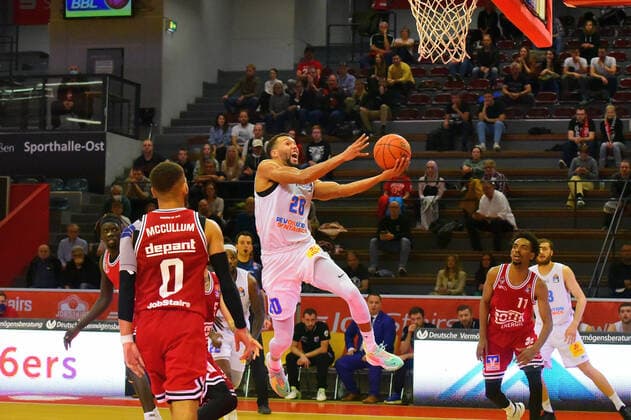 mitte, Jamel Morris (Syntainics MBC) GER, Basketball BBL, JobStairs Giessen 46ers gegen Syntainics MBC 23.10.2021 Giessen Copyright: xEibnerxPressefotox xRalphxLehmbergx