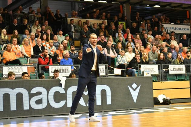 Buzas Vyautas (Nuernberg Falcons BC Headcoach) Basketball, BARMER 2. Basketball Bundesliga, RASTA Vechta - Nuernberg Falcons BC, 23.10.2021, 6. Spieltag, Rasta Dome Vechta Copyright: xWenzel Eibner-Pressefotox RVA