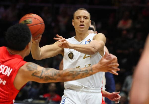 Löwen Braunschweig vs. Bamberg, BBL Braunschweig, 23.10.2021, BASKETBALL - easyCredit BBL Basketball Bundesliga, Löwen Braunschweig vs. Brose Bamberg, Saison 2021 22. Robin Amaize (Löwen Braunschweig) Braunschweig