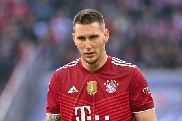 Niklas SUELE (Bayern Muenchen), Aktion,Einzelbild,angeschnittenes Einzelmotiv,Portraet,Portrait,Porträt. Fussball 1. Bundesliga Saison 2021 2022, 9.Spieltag, Spieltag09. FC Bayern Muenchen-TSG 1899 Hoffenheim 4-0, am 23.10.2021, A L L I A N Z A R E N A Muenchen.
