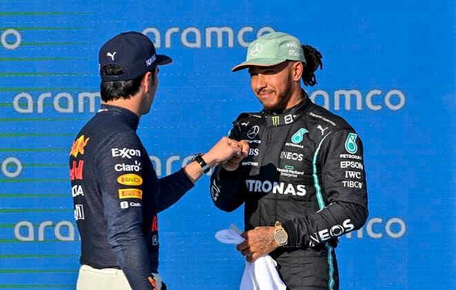11 Sergio Perez (MEX, Red Bull Racing), 44 Lewis Hamilton (GBR, Mercedes-AMG Petronas F1 Team), F1 Grand Prix of USA at Circuit of The Americas on October 23, 2021 in Austin, United States of America. (Photo by HOCH ZWEI) Austin United States of America