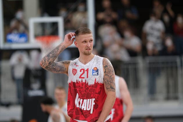 Aigars Skele (s.Oliver Wuerzburg, 21) nach der Niederlage beim BBL Spiel der MLP Academics Heidelberg vs. s.Oliver Wuerzburg in der 1.Basketball Bundesliga am 23.10.2021 MLP Academics Heidelberg vs. s.Oliver Wuerzburg, Basketball, Easycredit BBL, 23.10.2021 Heidelberg Copyright: xEibner-Pressefotox xMichaelxBermelx
