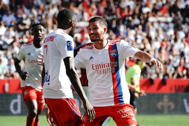 Joie - Karl Toko Ekambi (Lyon) - Houssem Aouar (Lyon) FOOTBALL : OGC Nice vs Lyon - Ligue 1 Uber Eats - Nice - 24 10 2021 NorbertScanella Panoramic 