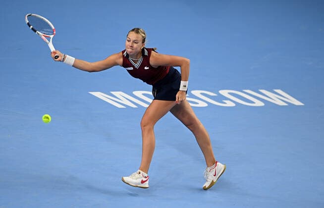 6679489 24.10.2021 Estonia?s Anett Kontaveit returns a shot during the women s singles final tennis match against Russia s Ekaterina Alexandrova at the Kremlin Cup, in Moscow, Russia. Alexey Filippov Sputnik Russia Tennis Kremlin Cup  8641aa72468b13ed
