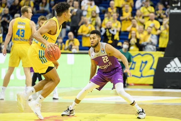 v.l. Maodo Lo, Stephen Brown Jr. - BG Goettingen, 24.10.2021, BBL, Alba Berlin vs - BG Goettingen, in der Mercedes Benz Arena, GER, Berlin, 24.10.21, BBL, Alba vs - BG Goettingen, Berlin Copyright: xUwexKoch Eibner-Pressefotox EP_UKH