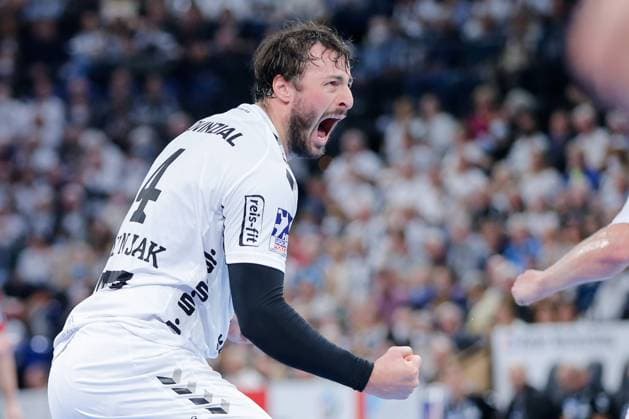 24.10.2021, xgox, Handball Liqui Moly HBL, THW Kiel - SC Magdeburg emspor, v.l. Domagoj Duvnjak (Kiel, 4) Jubel, Torjubel, jubelt ueber das Tor, celebrate the goal, celebration Kiel