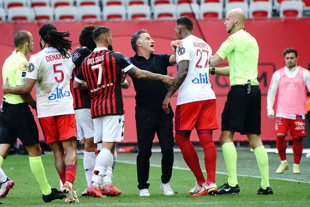 Christophe Galtier (entraineur de l OGC Nice) - Jerome Boateng (Lyon) - Andy Delort (OGC Nice) - Dante (OGC Nice) FOOTBALL : OGC Nice vs Lyon - Ligue 1 Uber Eats - Nice - 24 10 2021 NorbertScanella Panoramic 