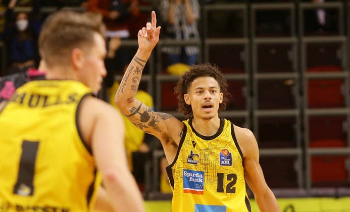 Ludwigsburg , Basketball easycredit BBL Bundesliga . MHP Riesen Ludwigsburg vs. Telekom Baskets Bonn , Jonah Radebaugh ( Riesen )