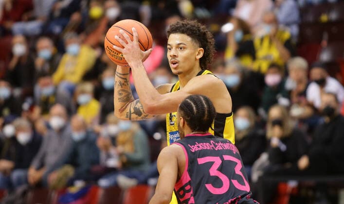 Ludwigsburg , Basketball easycredit BBL Bundesliga . MHP Riesen Ludwigsburg vs. Telekom Baskets Bonn , Jonah Radebaugh ( Riesen )