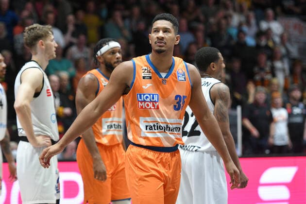 Karim Jallow (Ratiopharm Ulm), Niners Chemnitz vs. Ratiopharm Ulm, 24.10.2021, easycredit Basketball Bundesliga, GER, Saison 2021 2022 Niners Chemnitz vs. Ratiopharm Ulm, 24.10.2021, easycredit Basketball Bundesliga, GER, Saison 2021 2022 Chemnitz Copyright: xBertxHarzer xEibner-xPressefotox