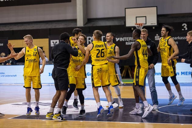 Tigers Tübingen gewinnt das Spiel gegen die Bayer Giants Leverkusen¨¨¨Tigers Tübingen vs. Bayer Giants Leverkusen, 2. Basketball, Bundesliga, Pro A, Barmer 2 Basketball, Spieltag 6, Spielzeit 2021 2022, 24.10.2021, ¨¨ Tigers Tübingen - Bayer Giants Leverkusen, Basketball, 2. Bundesliga, Barmer 2 Basketball, Spieltag 6, Spielzeit 2020 2021, 24.10.2021 Rottenburg am Neckar Copyright: xNinaxSander xEibnerxPressefotoxIx EP_NSR
