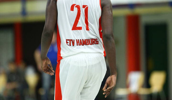 Basketball, Saison 2021 2002, ProB Nord BARMER 2. Basketball Bundesliga, Fünfter Spieltag, ETV Hamburg - RSV Eintracht Stahnsdorf (73:82 nach Verlängerung). Symbolbild Symbolfoto ETV Hamburg. Wandsbek Hamburg