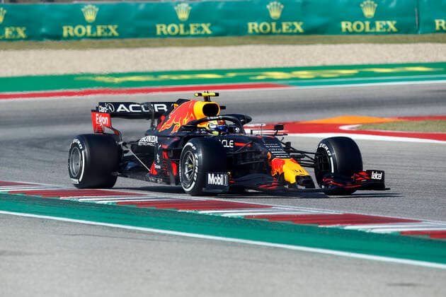 AUSTIN, TX - OCTOBER 24: Red Bull Racing Honda driver Max Verstappen (33) (NED) makes a turn during the F1 Aramco United States Grand Prix on October 24, 2021 at the Circuit of the Americas in Austin, TX. (Photo by Adam Davis Icon Sportswire) AUTO: OCT 24 F1 - Aramco United States Grand Prix Icon21102412711