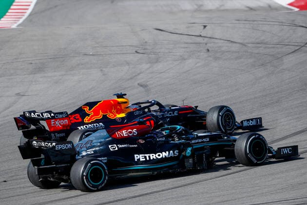 33 Max Verstappen (NED, Red Bull Racing), 44 Lewis Hamilton (GBR, Mercedes-AMG Petronas F1 Team), F1 Grand Prix of USA at Circuit of The Americas on October 24, 2021 in Austin, United States of America. (Photo by HOCH ZWEI) Austin United States of America